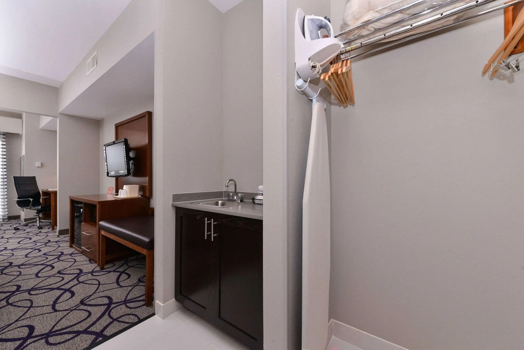 Comfort Inn & Suites Frisco - Plano