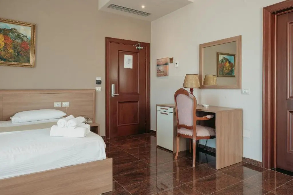 Fishta Hotel & Apartments
