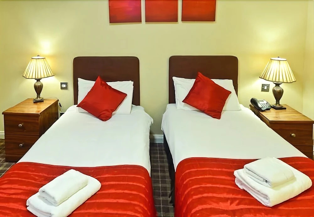 Waterside Hotel