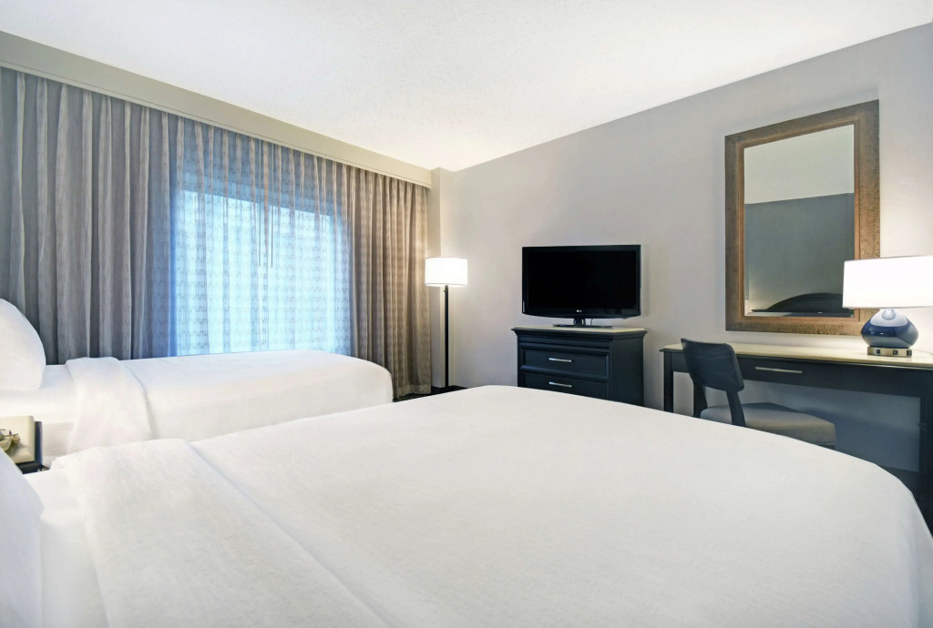 Отель Embassy Suites by Hilton Charleston