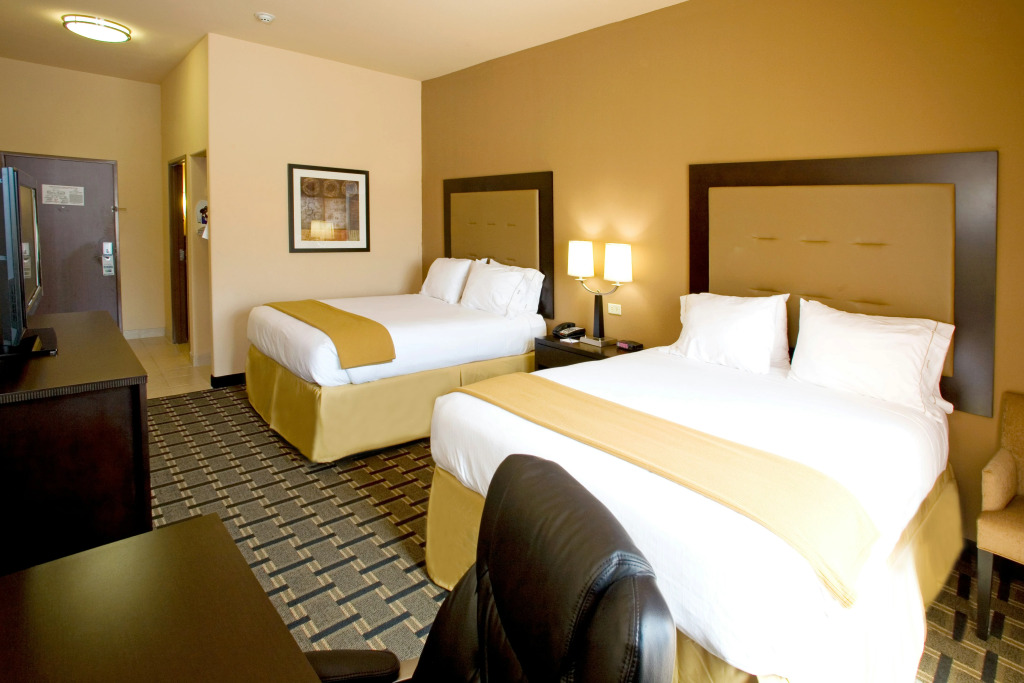 Holiday Inn Express and Suites Beeville by IHG