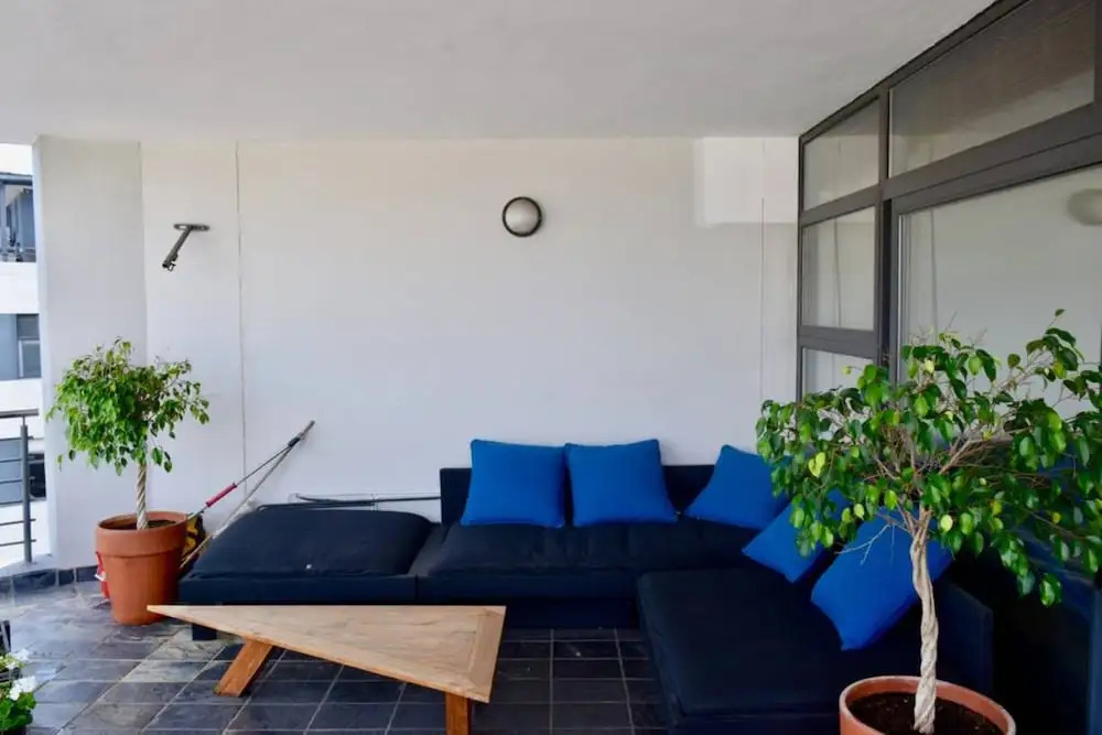 Spacious Upmarket 2 Bedroom Apartment