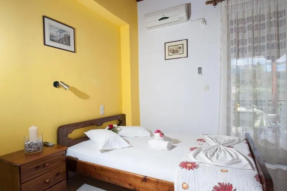 Nikos Studios & Apartments