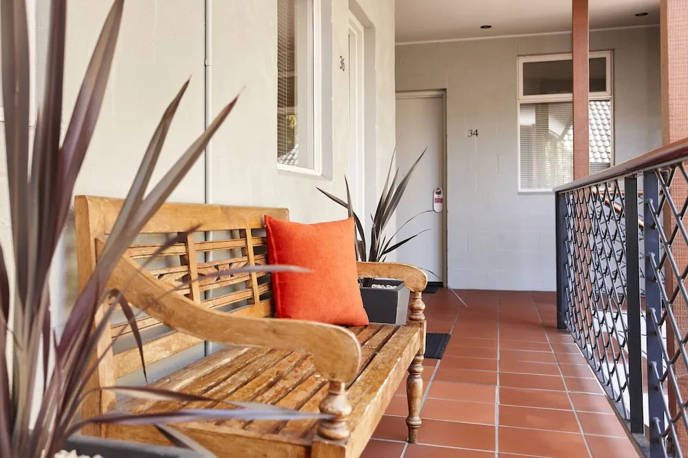 Elphin Serviced Apartments