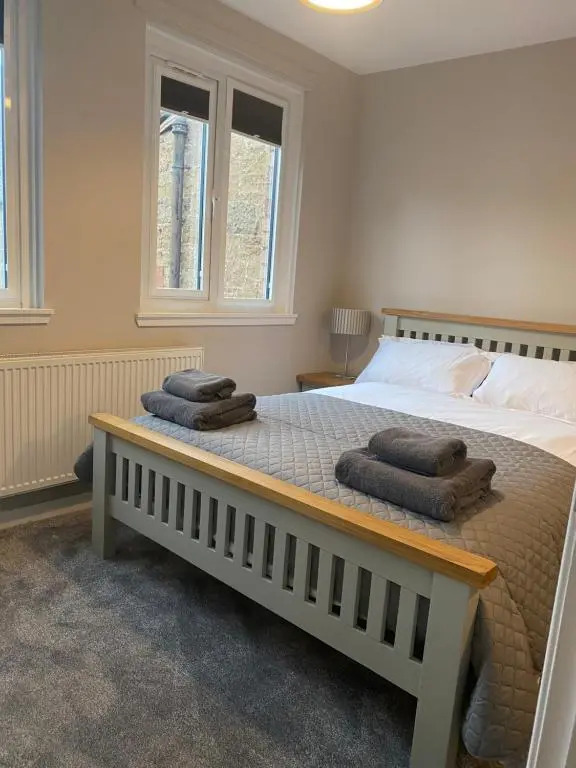 THE ESK - Modern 1 bedroom apartment in centre of Melrose.