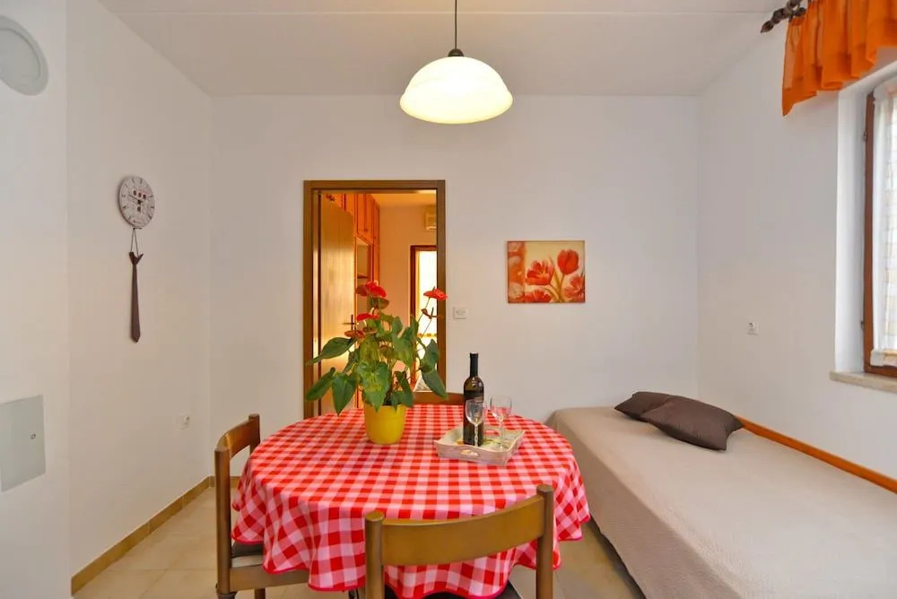 Apartment 1174
