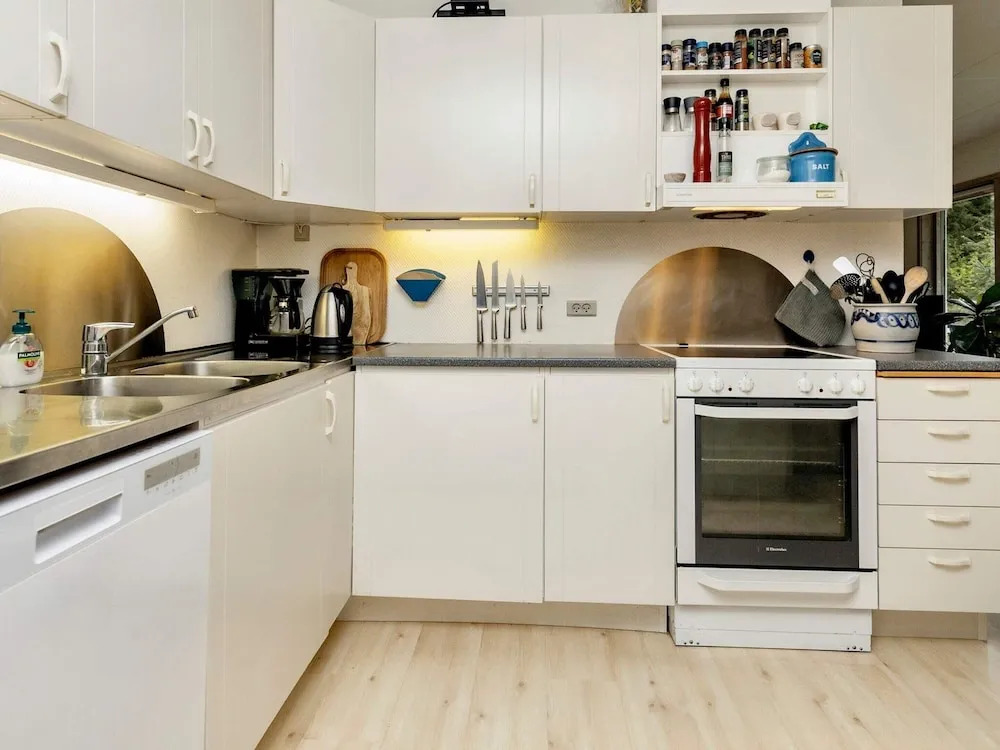 6 person holiday home in Løkken