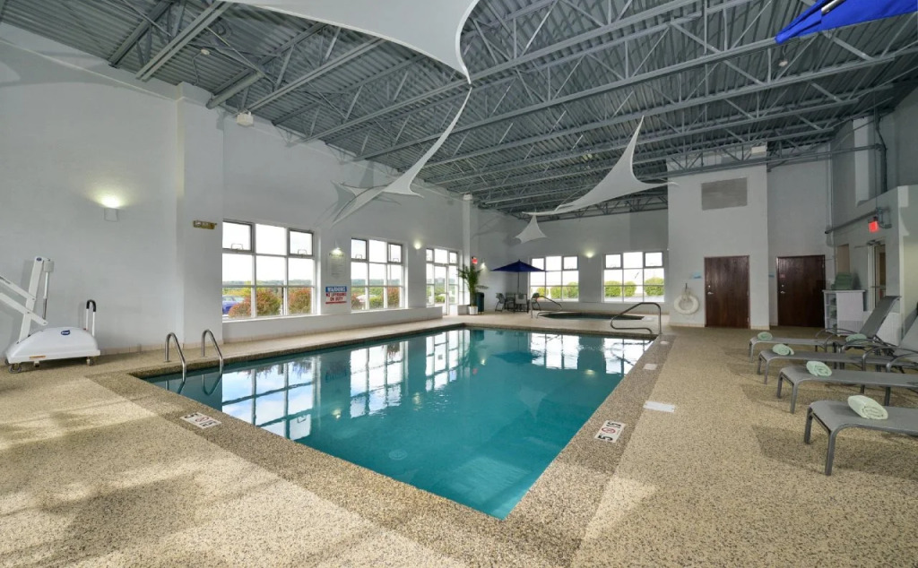Holiday Inn Express Boston - Milford by IHG