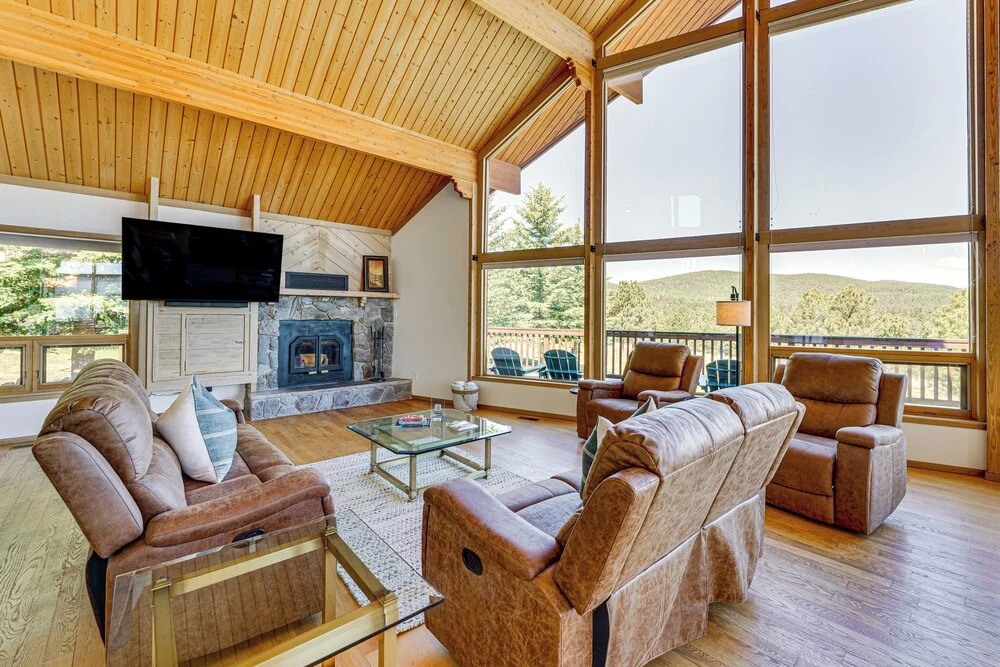 3 Mi to Ski Resort: Spacious Angel Fire Retreat