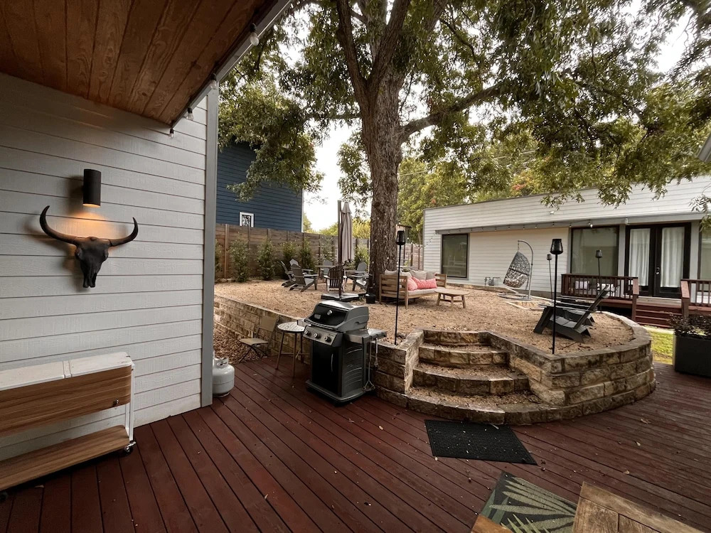 Hollys Parkside Haven- Guest House Included