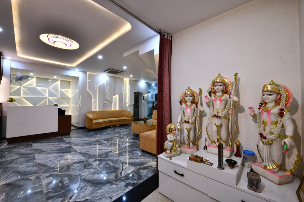 Click Hotel Narayana