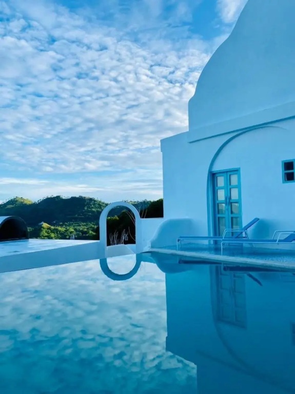 Loccal Collection Hotel Komodo