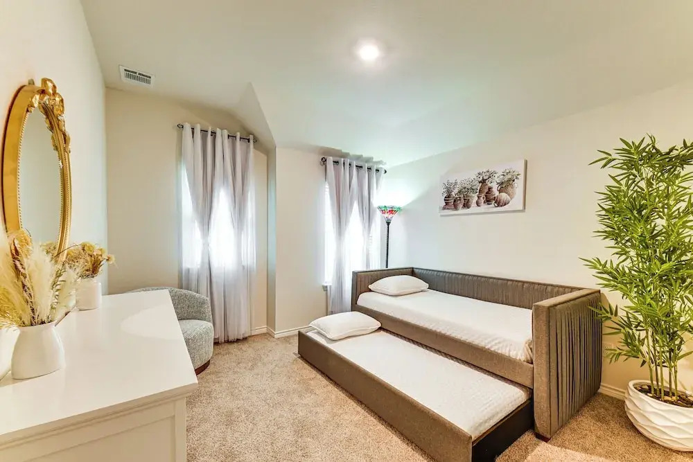 12 Mi to Dtwn Mckinney: Modern Gem w/ Patio & Yard