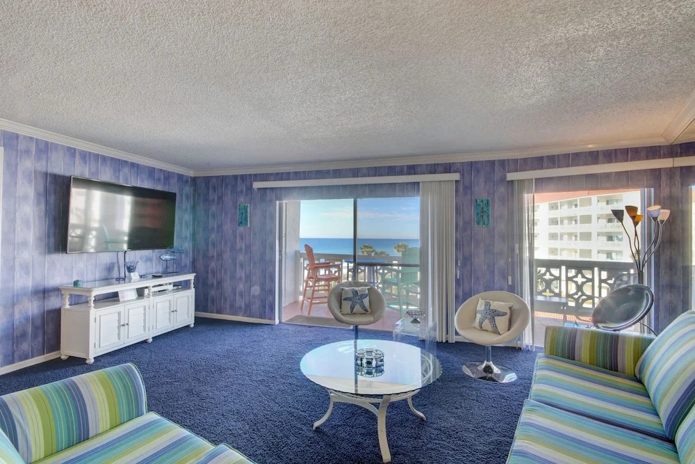 345 El Matador 1 Bedroom Condo by RedAwning