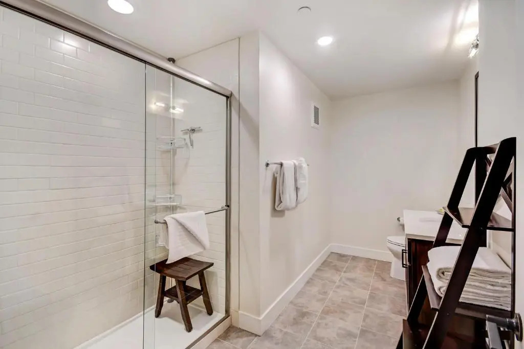 New Luxury Loft #103 Near Resort Huge Hot Tub & Views - FREE Activities & Equipment Rentals Daily