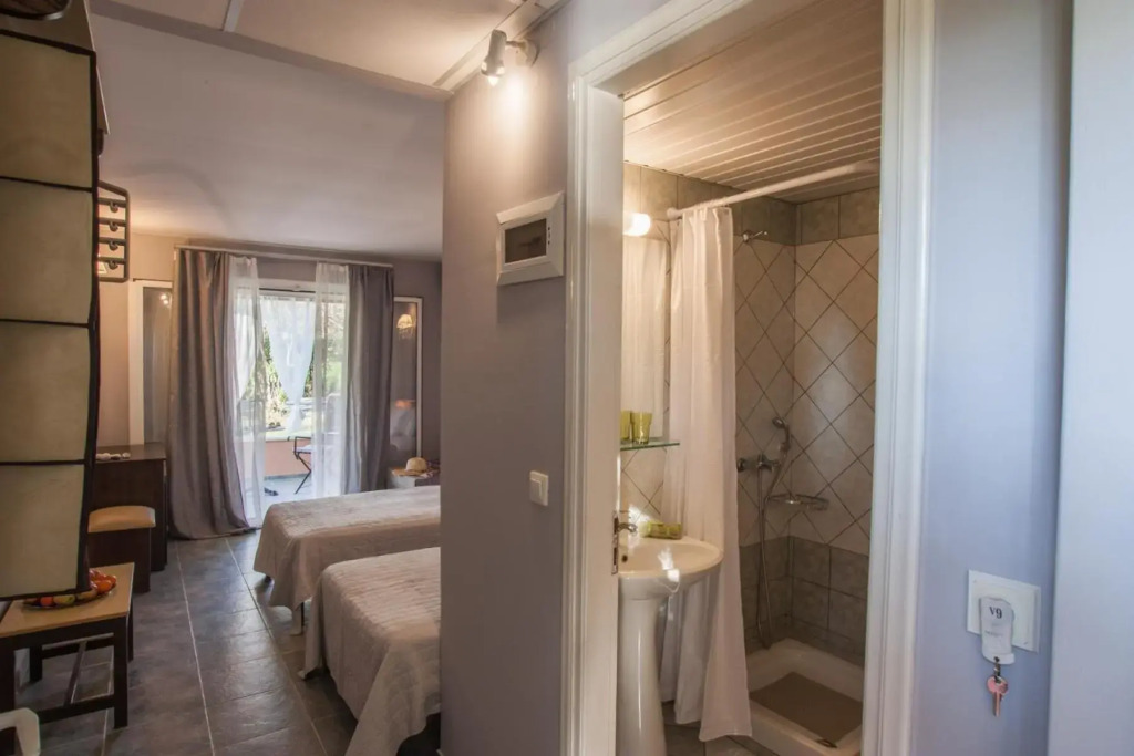 Tellis Holiday Rooms