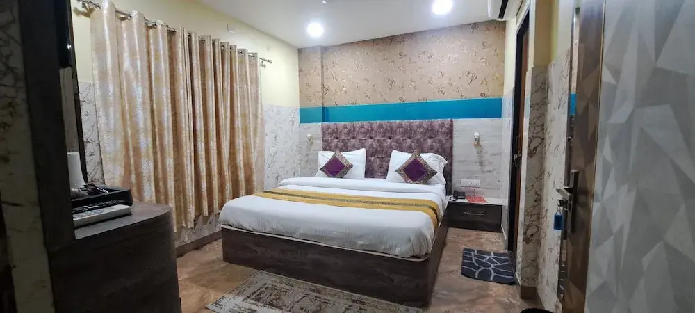 Hotel R S RESIDENCY