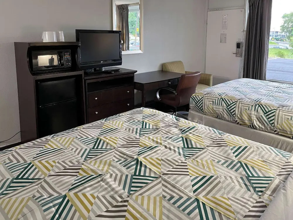 Rodeway Inn Wytheville near I-77 and I-81