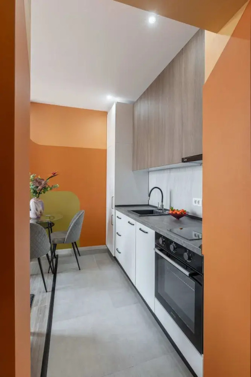 Playful Bright 1BR Near The Faculty of Law