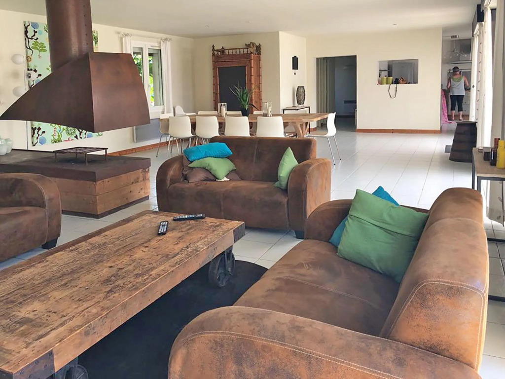 Modern Villa with Pool in Brives