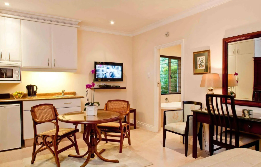 Manaar House