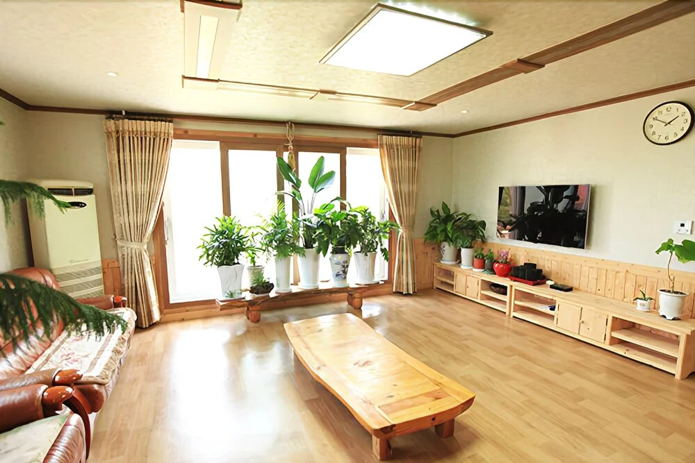 Jeju Happy Cabin Pension