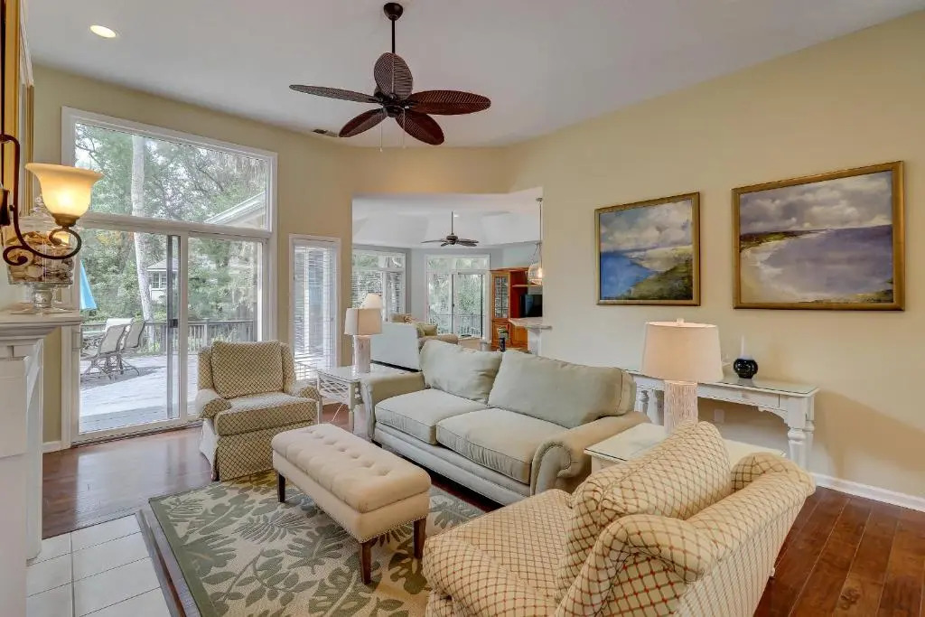 115 Mooring Buoy 4 BR Beach House Pool