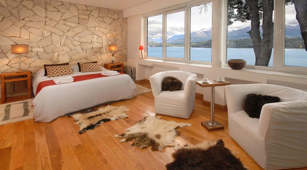 Magnificent 3Bedr Villa on the lake H47