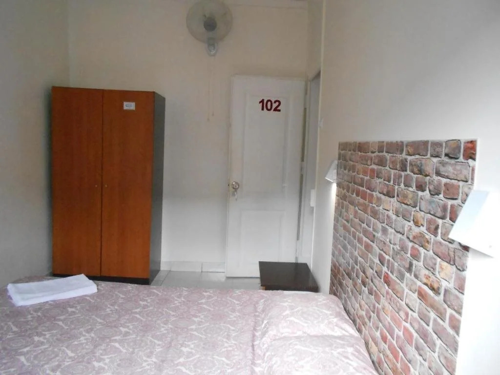 Crescent Rooms