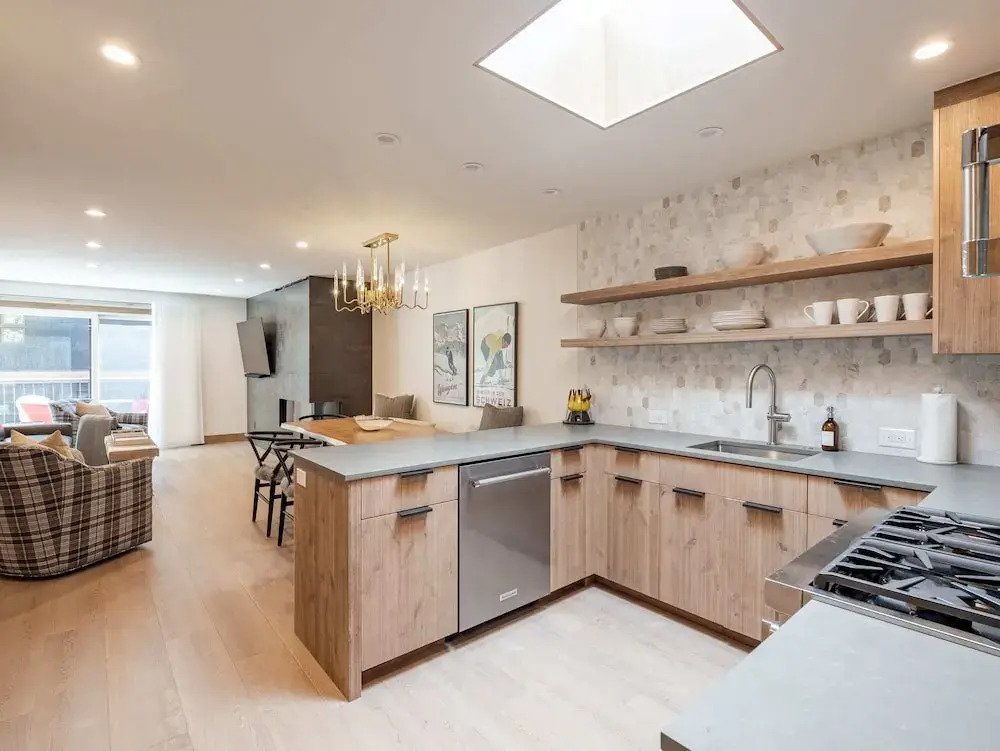 Le Petite Alps l 2BR Condo With Private Patio