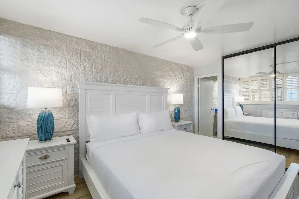 Experience Oceanfront Luxury at Kanai A Nalu 209, a Spacious 2-bd/2ba Condo, AC!