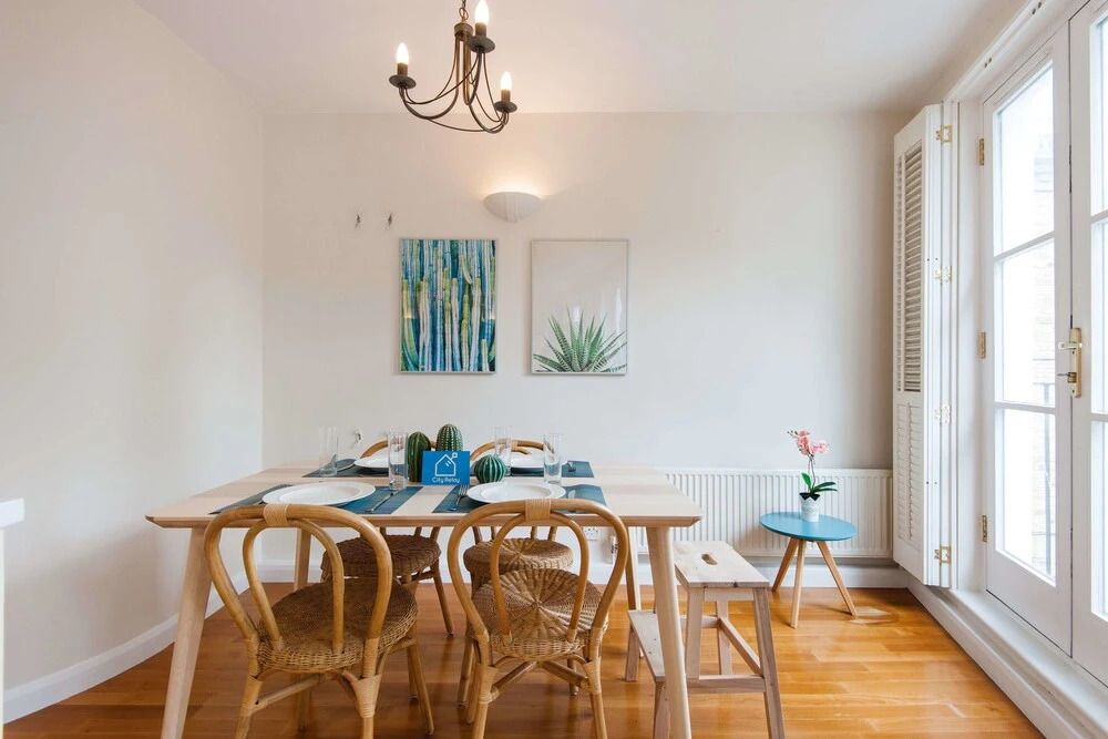 The Lexham Mews Gem - SCR