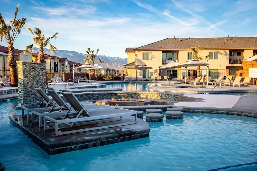 Zion's Paradise 6 Bedroom Townhouse