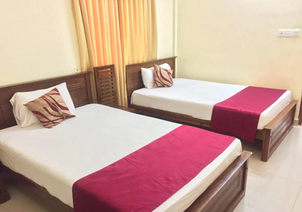 Yals Town Inn
