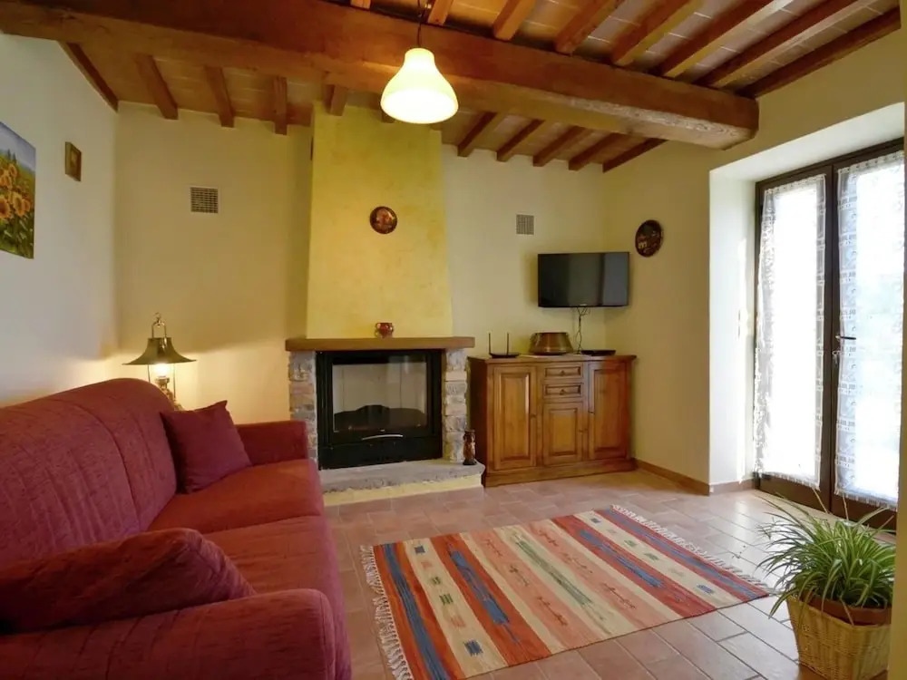 Villa with Private Pool near Cortona in Calm Countryside & Hilly Landscape