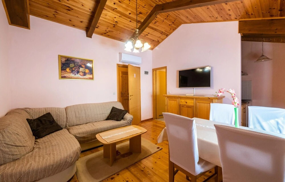 Amazing Apartment in Martinski With Indoor Swimming Pool, Sauna and 2 Bedrooms