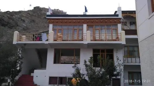 Vamoosetrail Leh