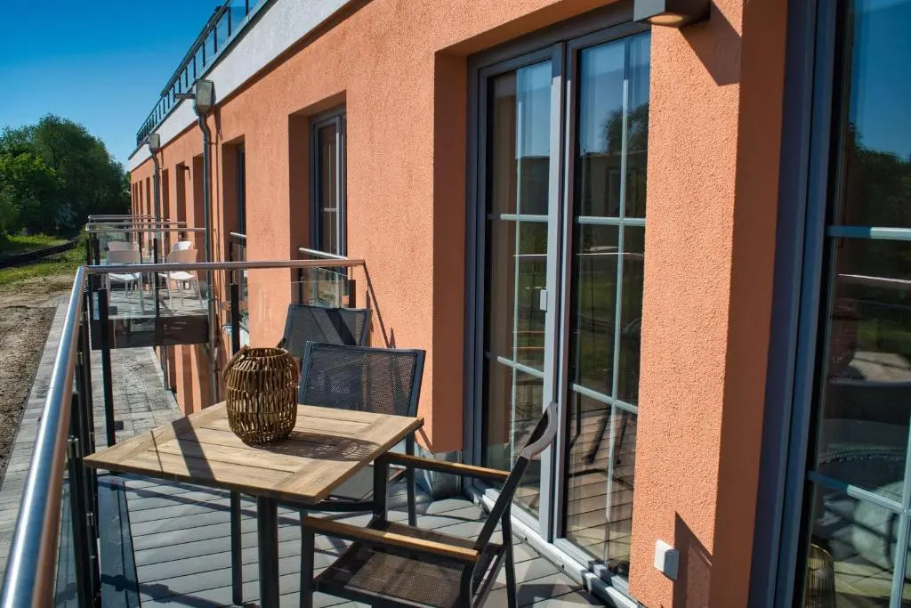 Alte Fischfabrik Lauterbach FeWo Nr 19 Balkon, Hafennähe
