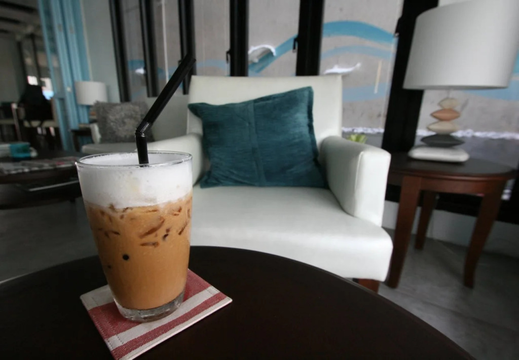 Apo Hotel