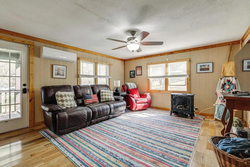 Quaint Mountain Charm! Robbinsville Hideaway