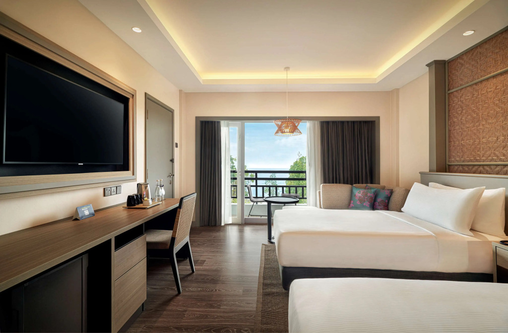 DoubleTree by Hilton Damai Laut