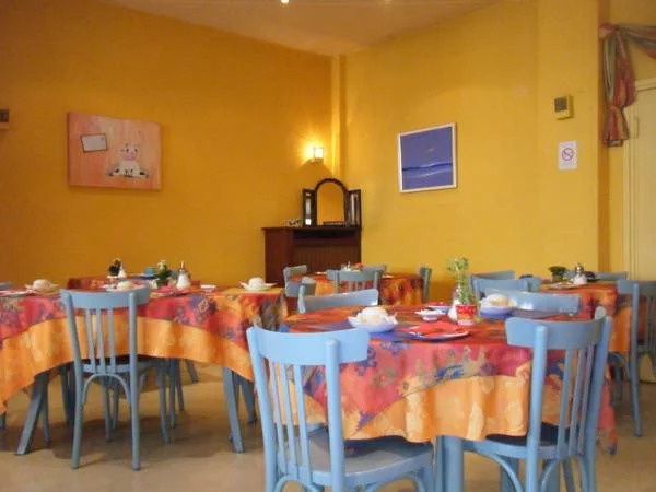 Le Crystal Hotel