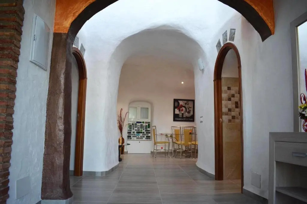 Casas Cueva con piscina y barbacoa