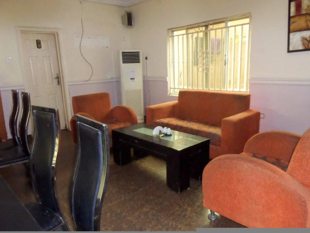 Emars Hotel & Suites
