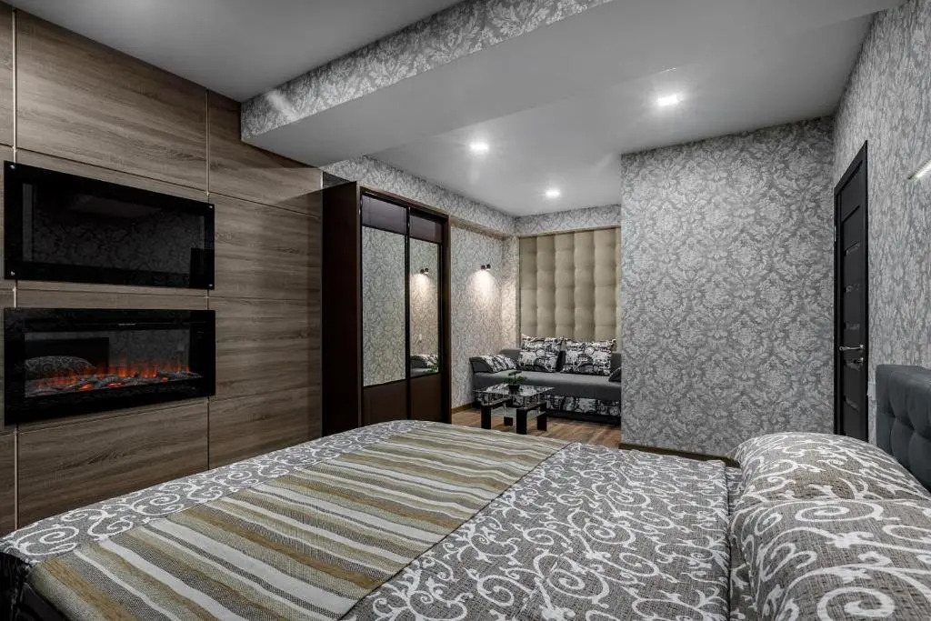 Apartment in the center! PANORAMIC WINDOWS! Fireplace!