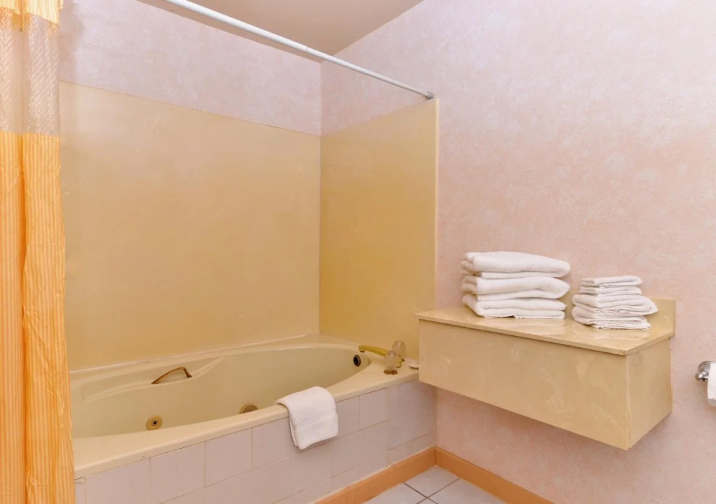Motel 6-Trenton, ON