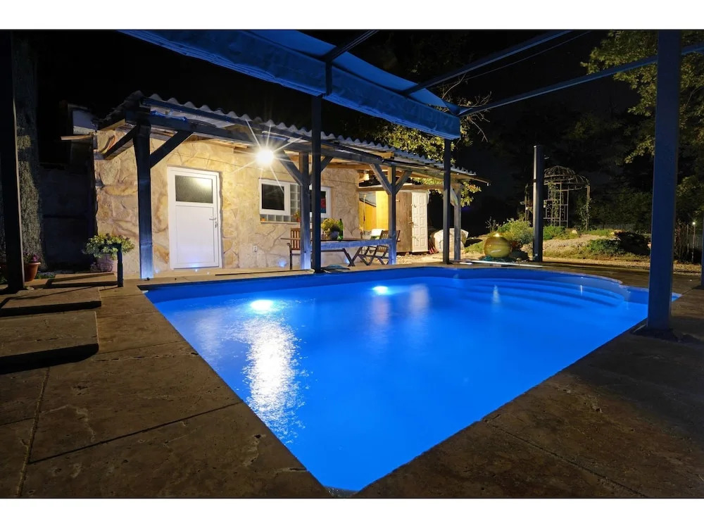 Modern Holiday Home in Buici With Swimming Pool