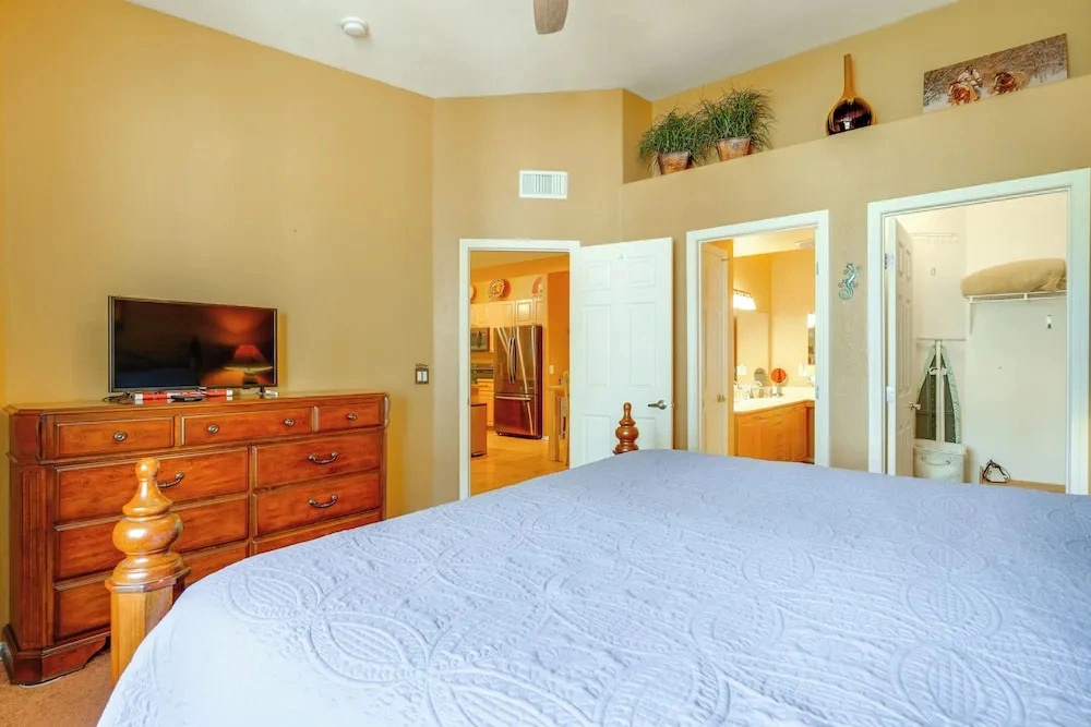 Resort-style Pools & Hot Tubs! Mtn-view Mesa Condo