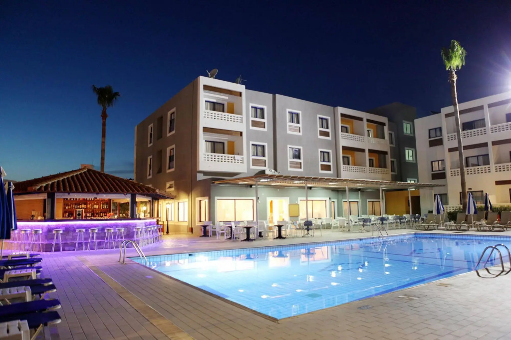 Kefalos Damon Hotel Apartments