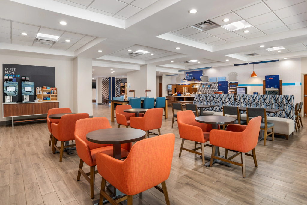 Holiday Inn Express Hotel & Suites Phenix City - Columbus by IHG
